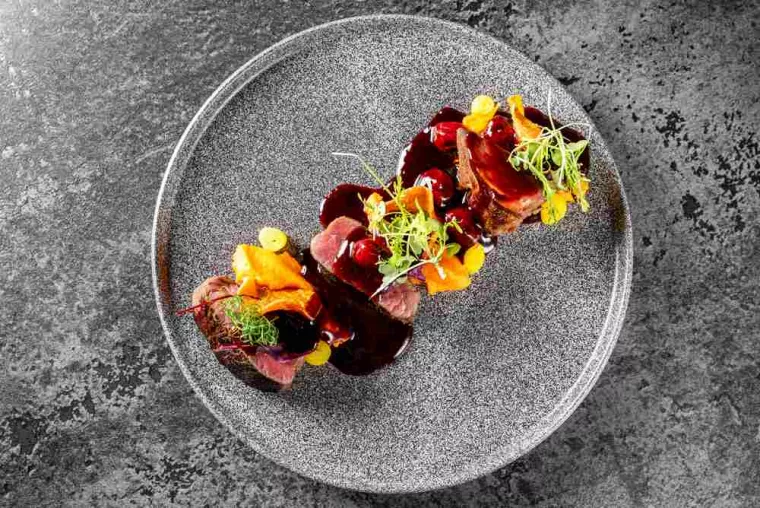 Où manger un tataki de boeuf mariné au tamarin ?, Toulon, Ô 2 AMIS