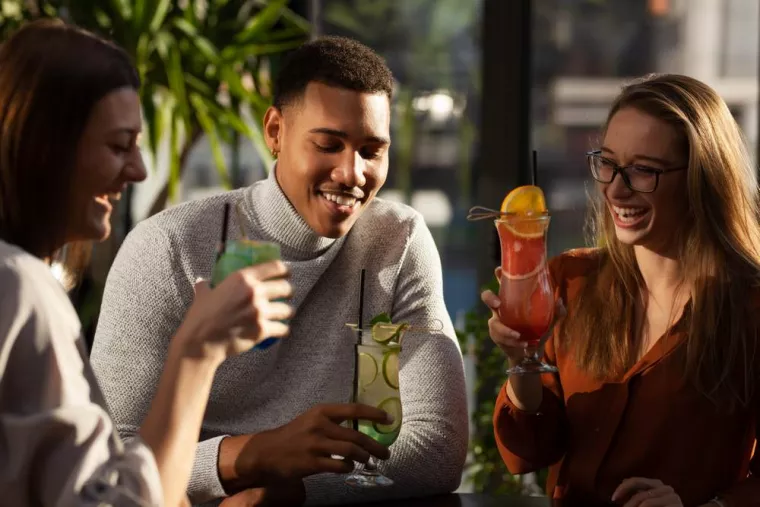 Privatiser un restaurant pour un afterwork avant d'aller au théâtre, Toulon, Ô 2 AMIS